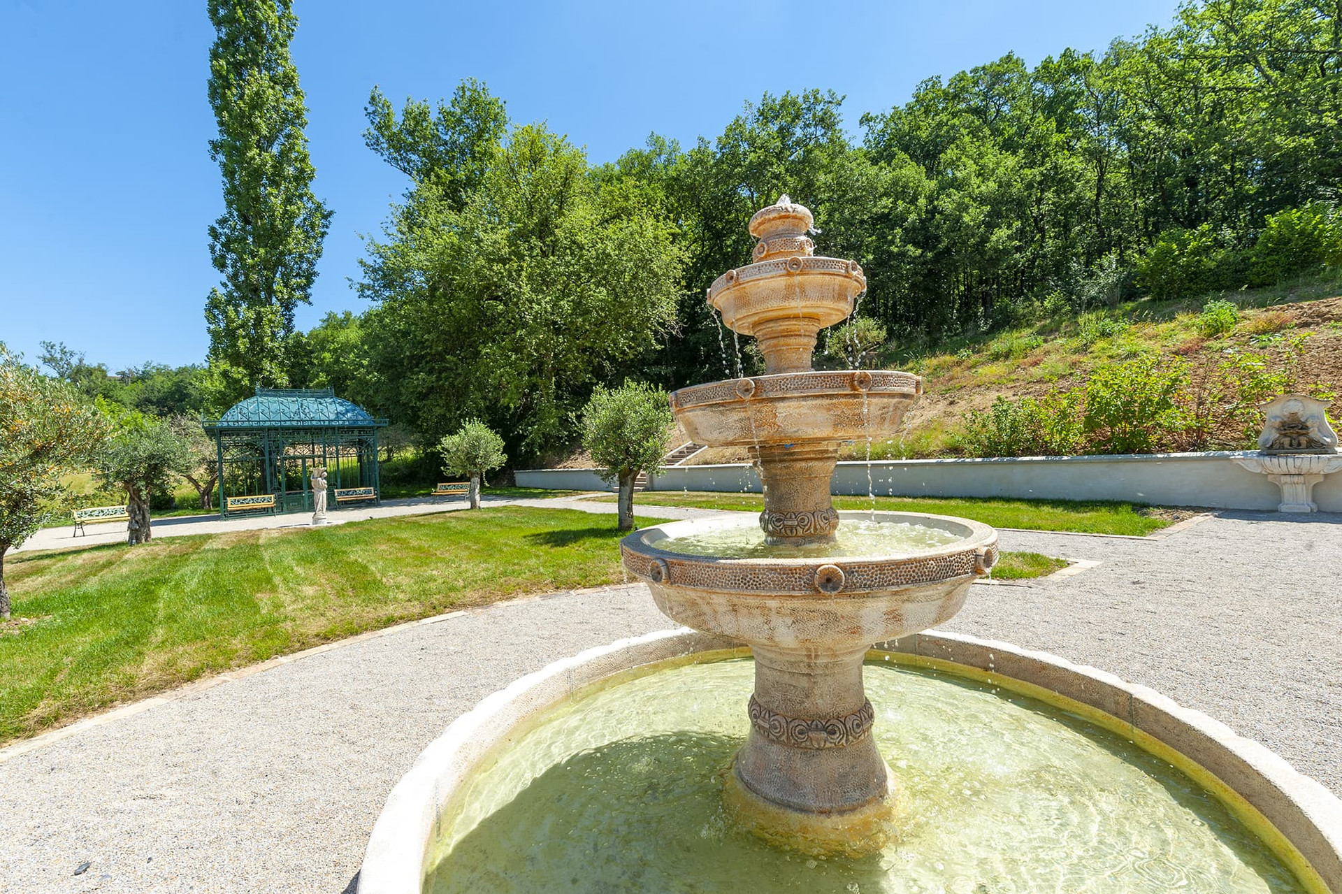 Estate gardens